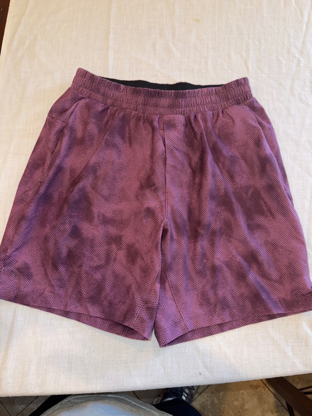 T0204103 lululemon athletica Purple Marled Workout Shorts gym yoga